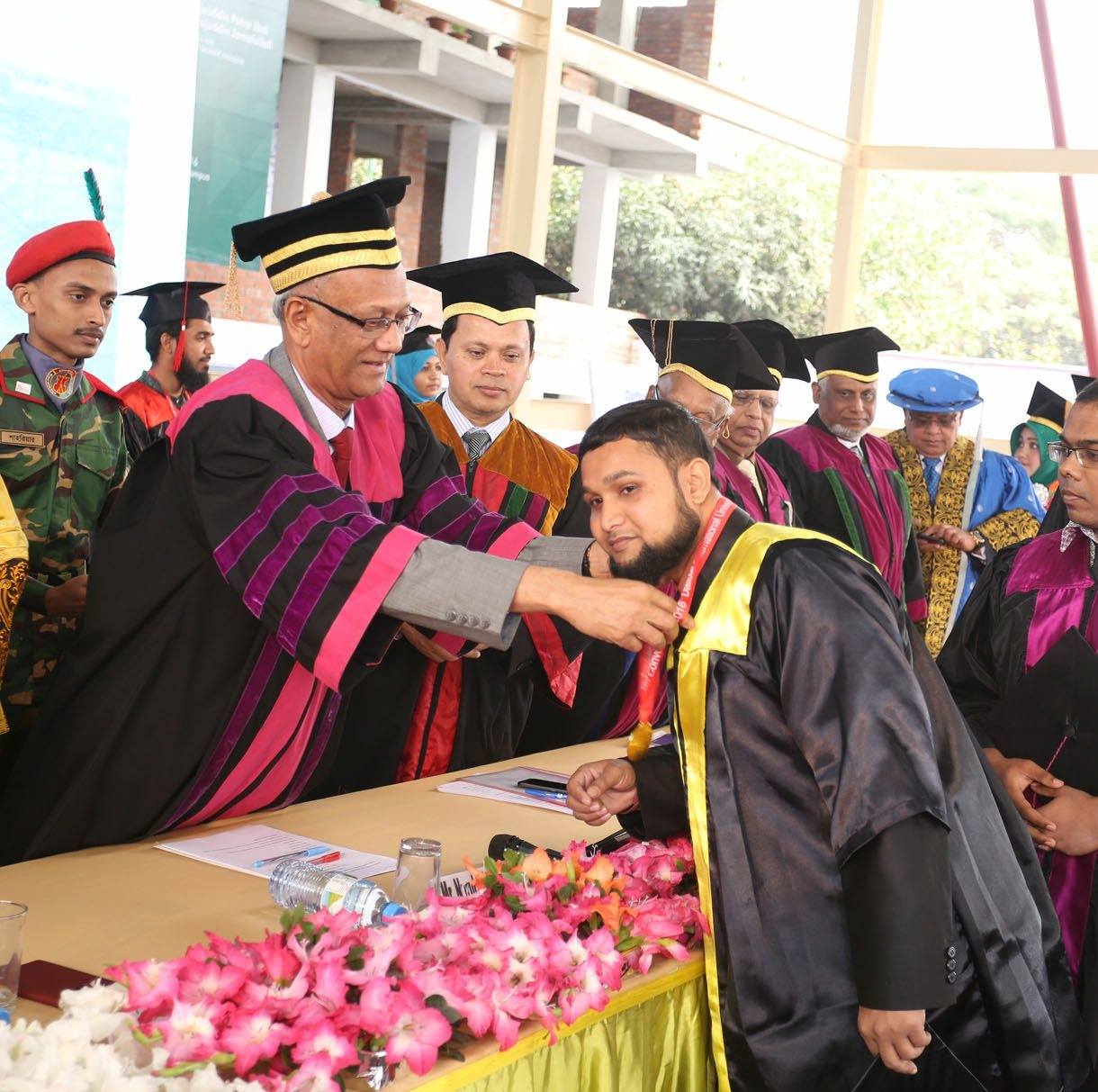 phdHolder Image